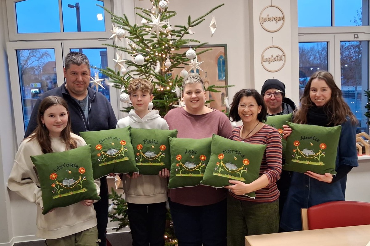 137 personalisierte Kissen, Sachspende im Wert von 2065€ Spenderin: Nicole Haupt