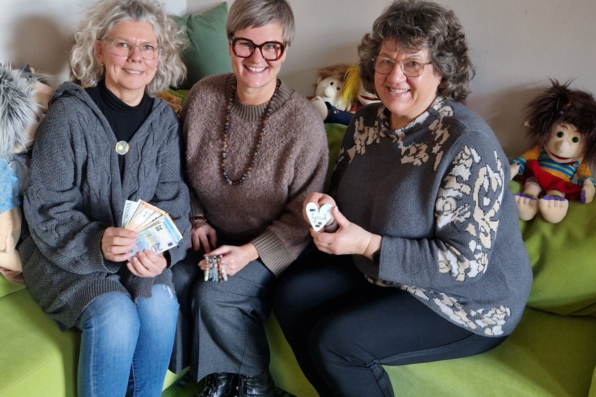 Spende 2000,00 Euro /  HAAREXPERTEN by Karina Gunkel